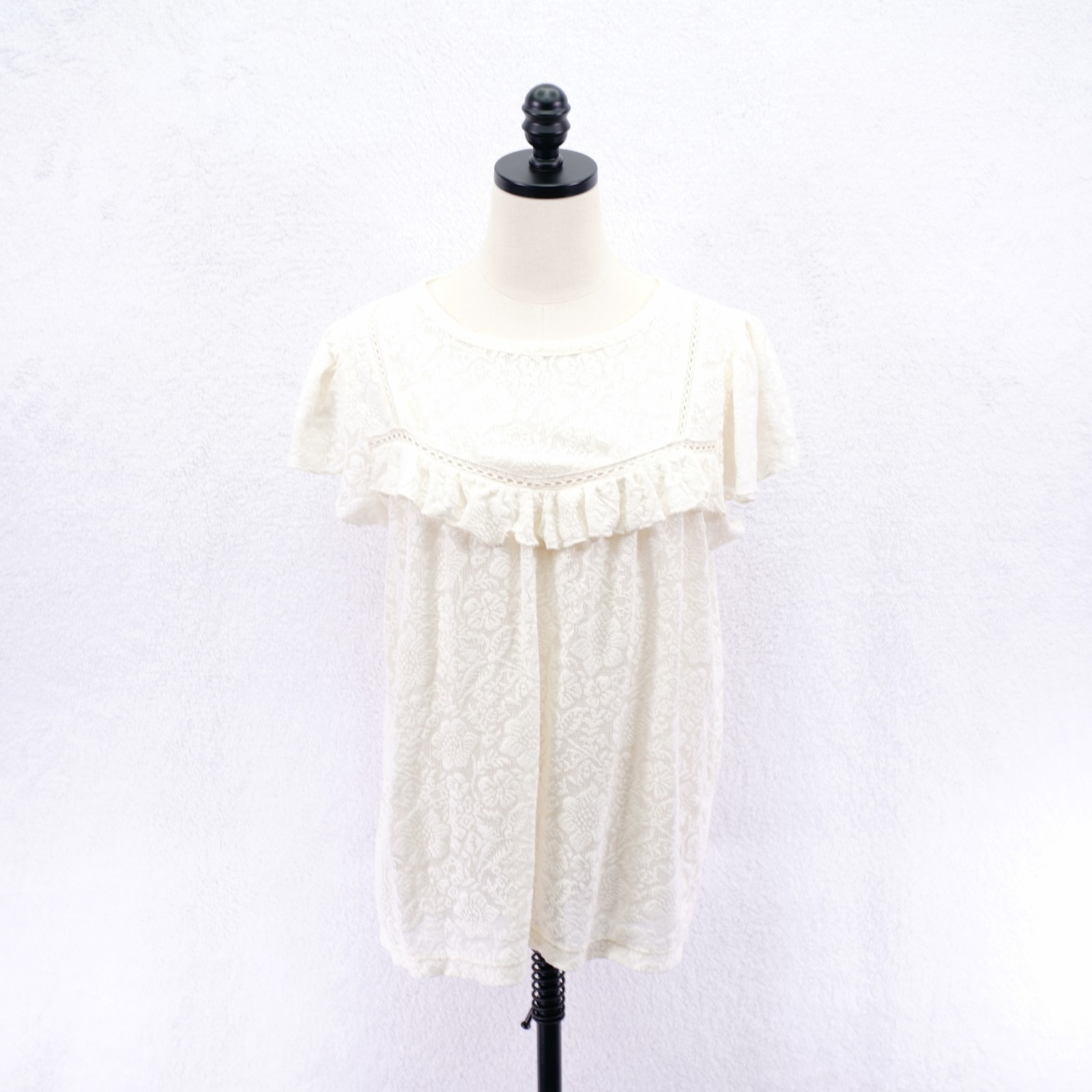 Ann Taylor Loft Medium White Lace Fluttered Blouse Cotton Crew Neck Short Sleeve